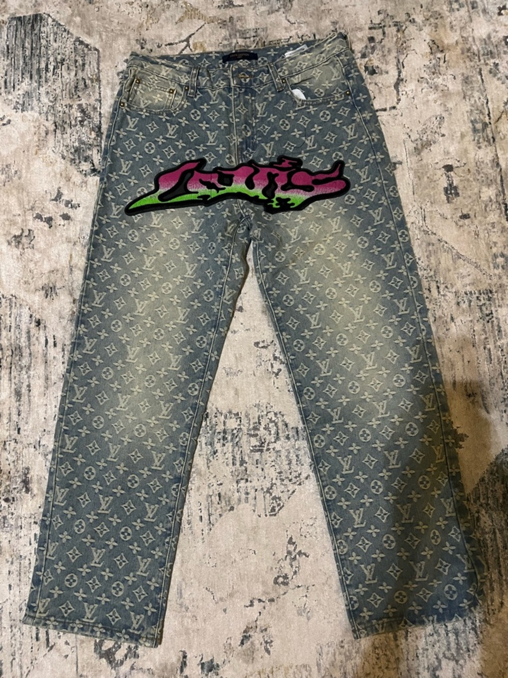 🔥 Louis Vuitton Monogram Graffiti Jeans – Size 34 🔥